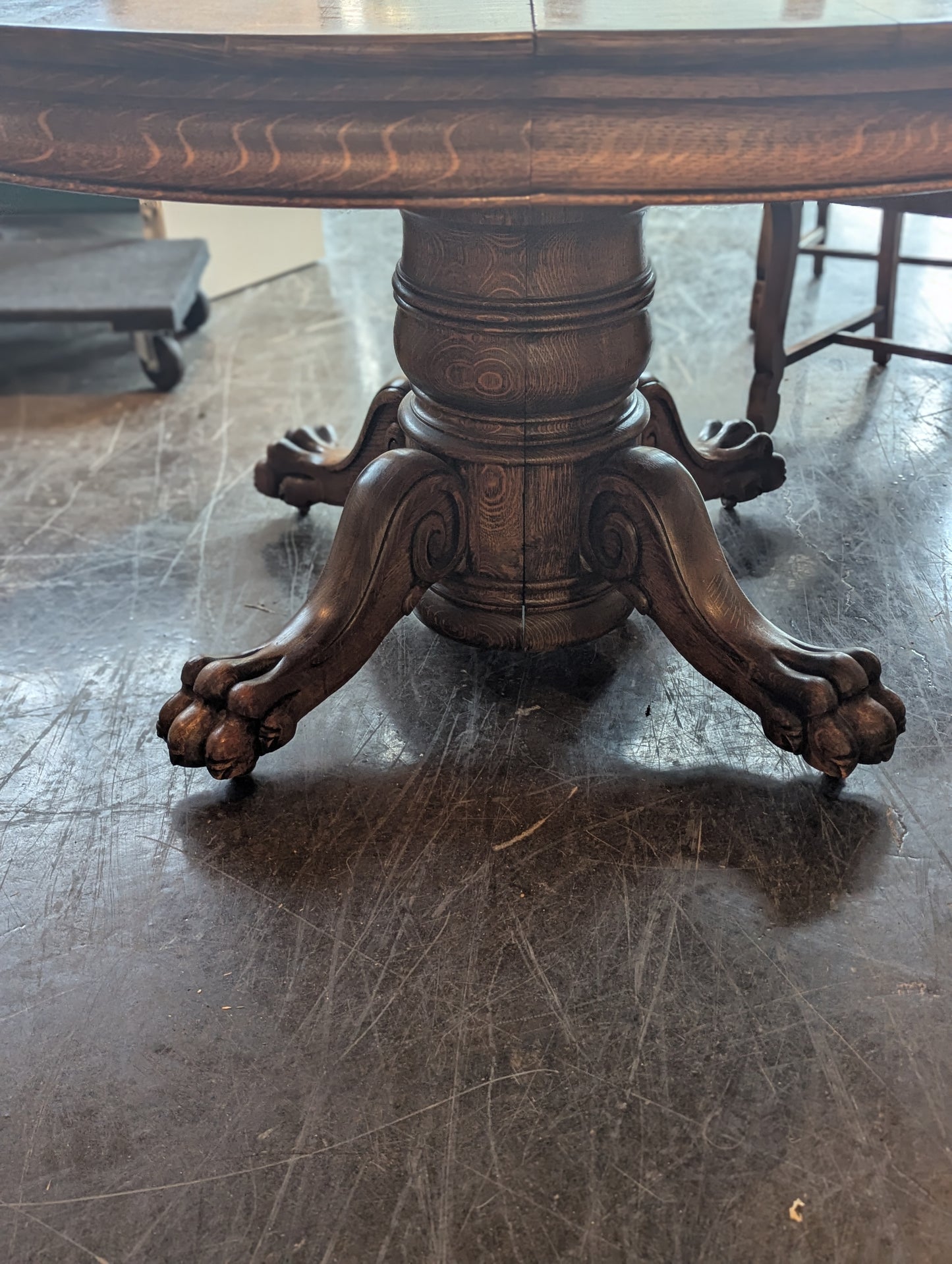 Vintage Tiger Oak Wood Round Clawfoot Dining Table With 6 Chairs