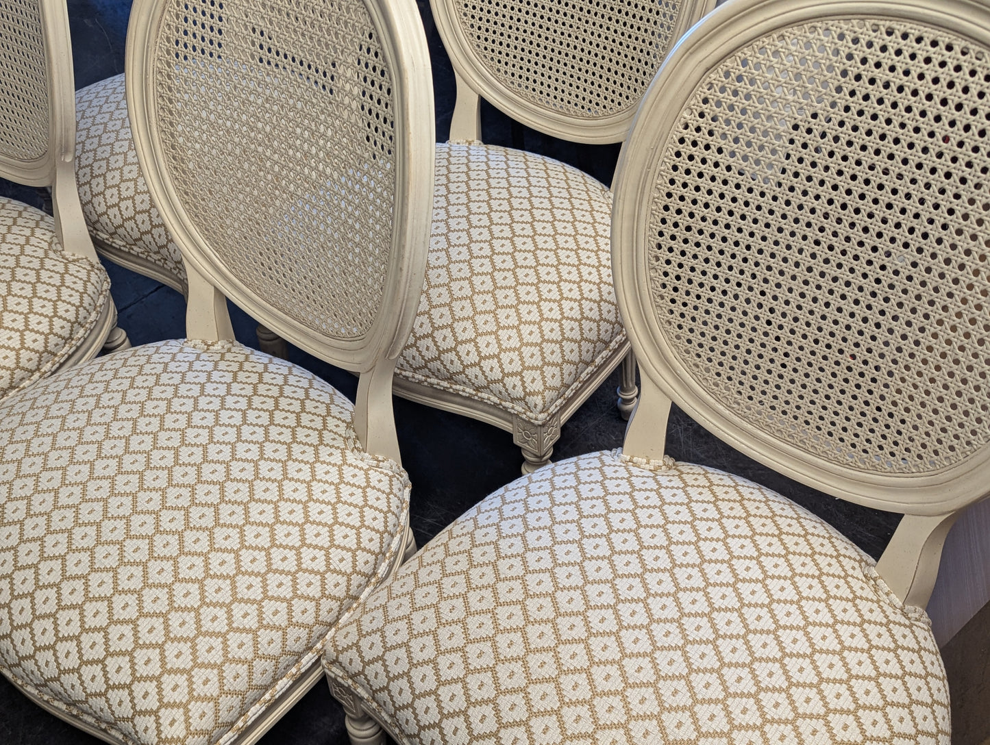 Ethan Allen Bristol Table and 5 Louis XVI style medallion chairs