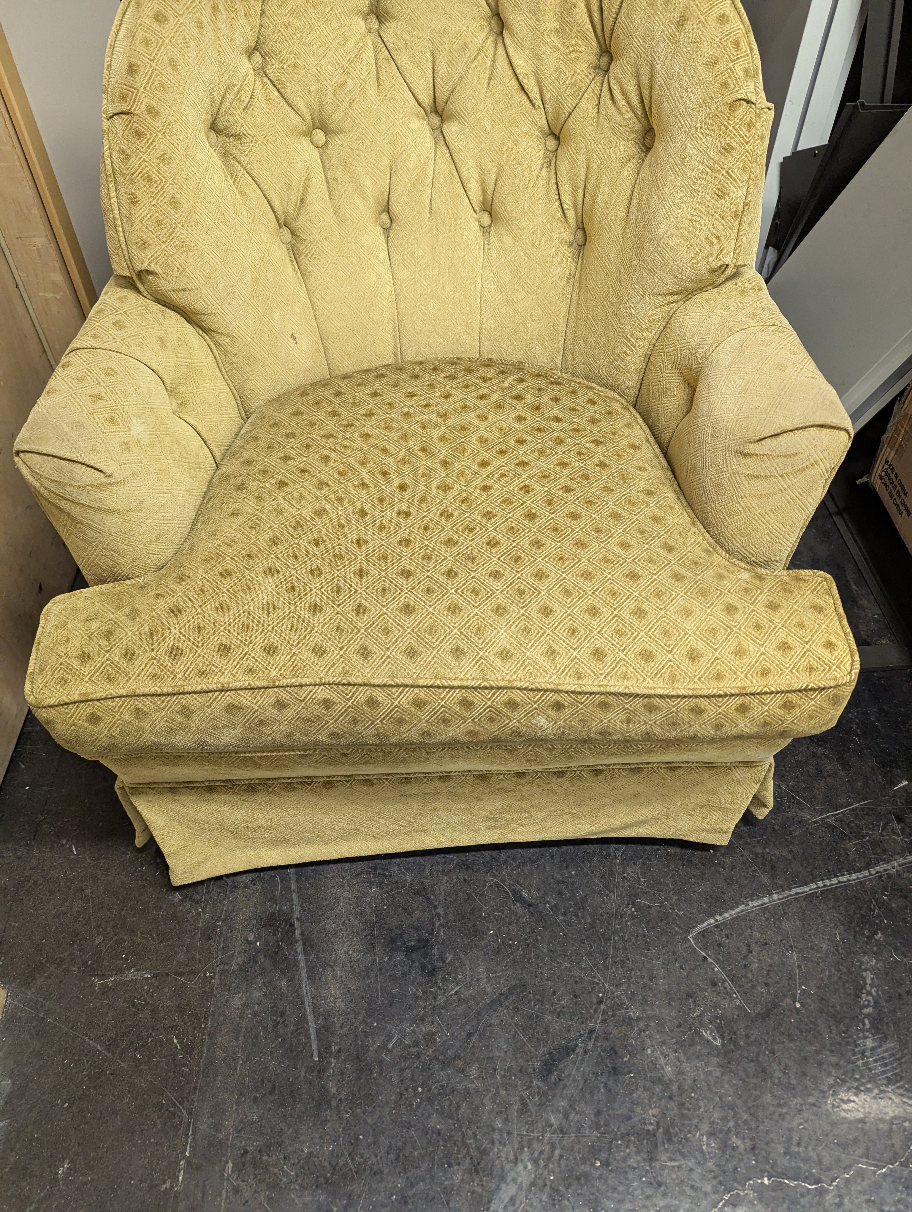 Beige Oversized Tufted Accent Chair