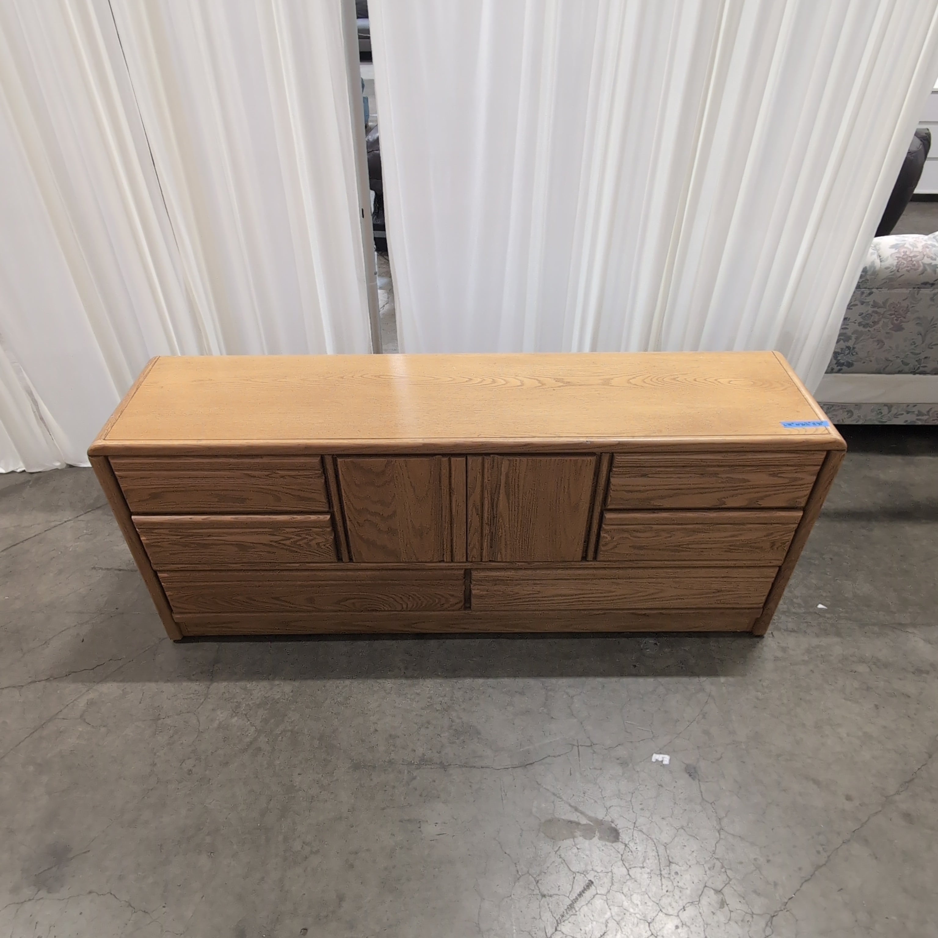 Light Oak Finish Fluted Front Dresser