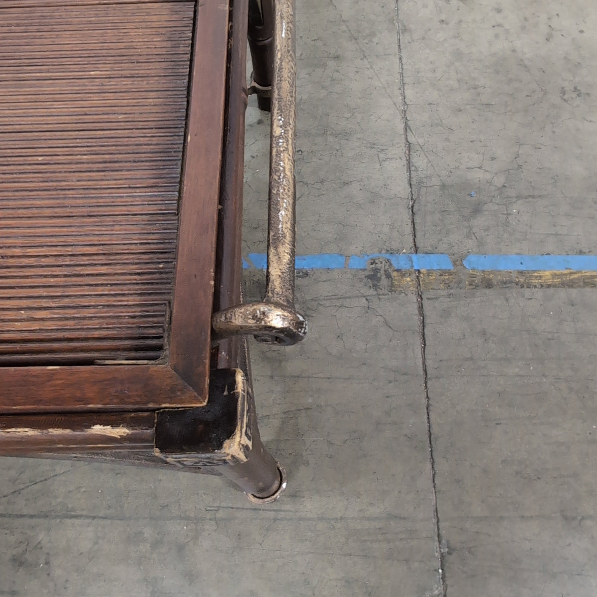 Bamboo Style Dark Wood Coffee Table with Tray Top