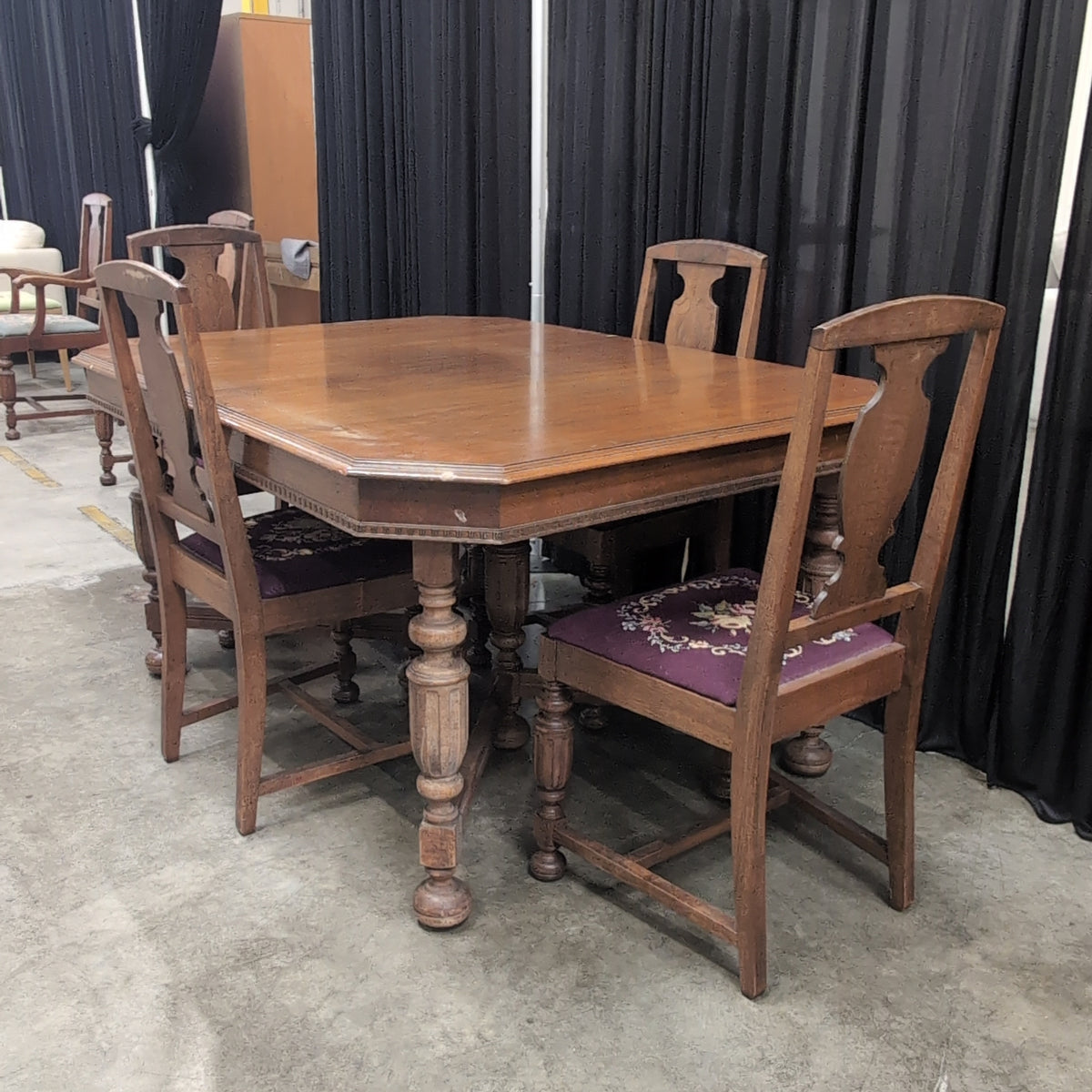 Octagonal Top Wood Dining Table with Turned Legs