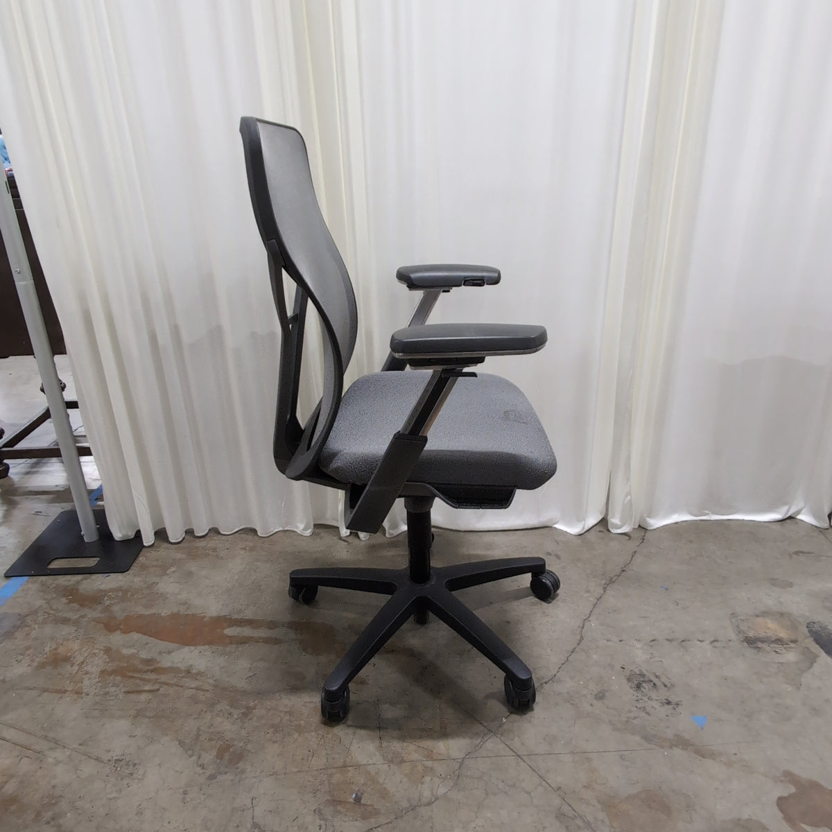 Gray Mesh Back Swivel Office Chair with Adjustable Arms