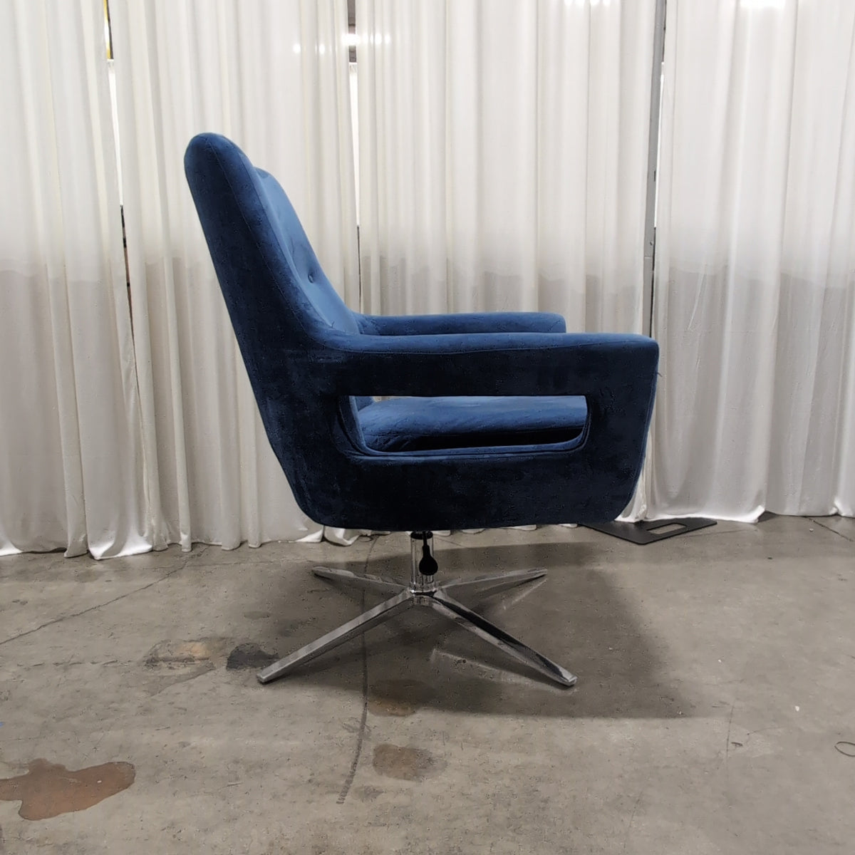 Deep Blue Velvet High-Back Accent Chair with Button Tufting