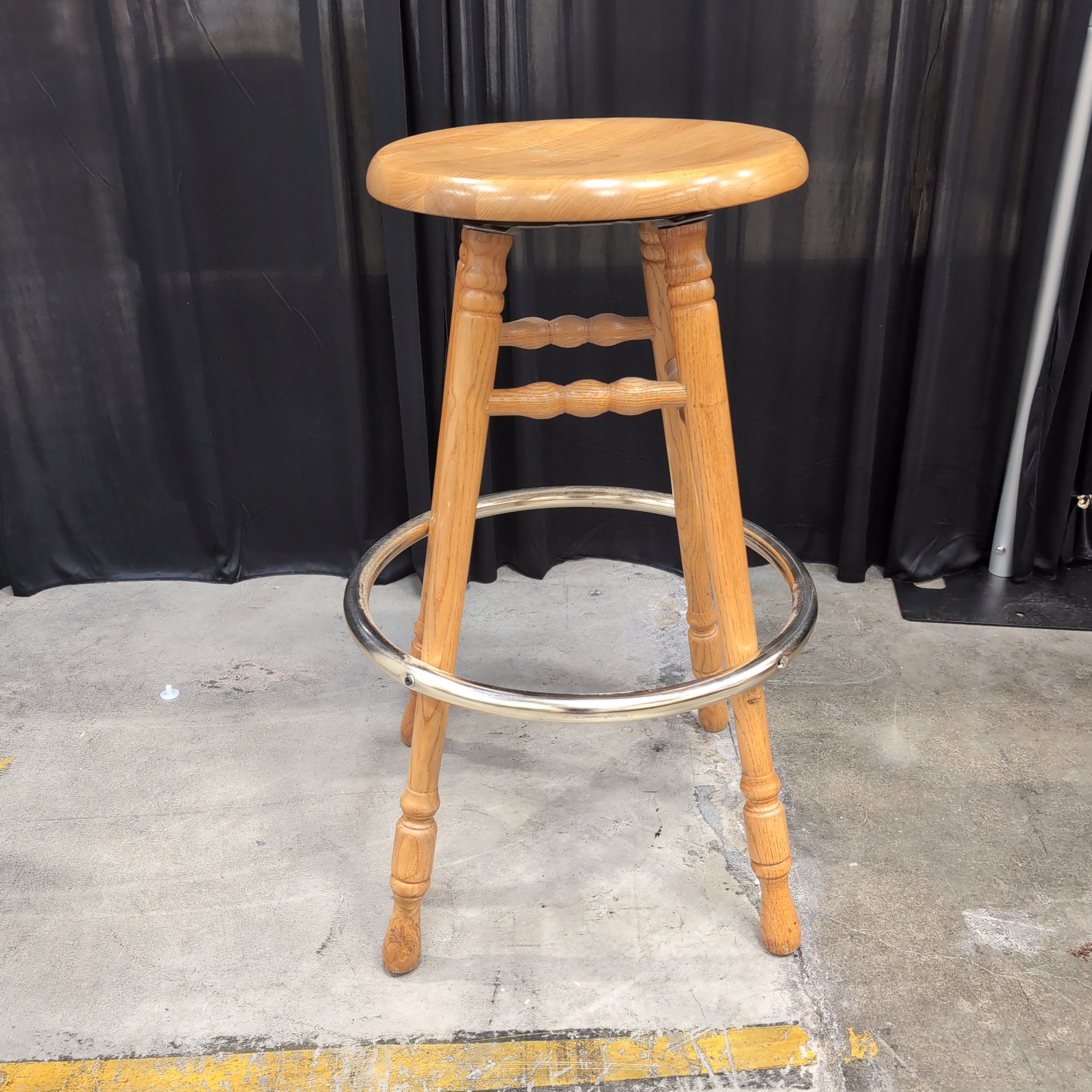 Traditional Wood Round Top Bar Stool with Brass Footrest
