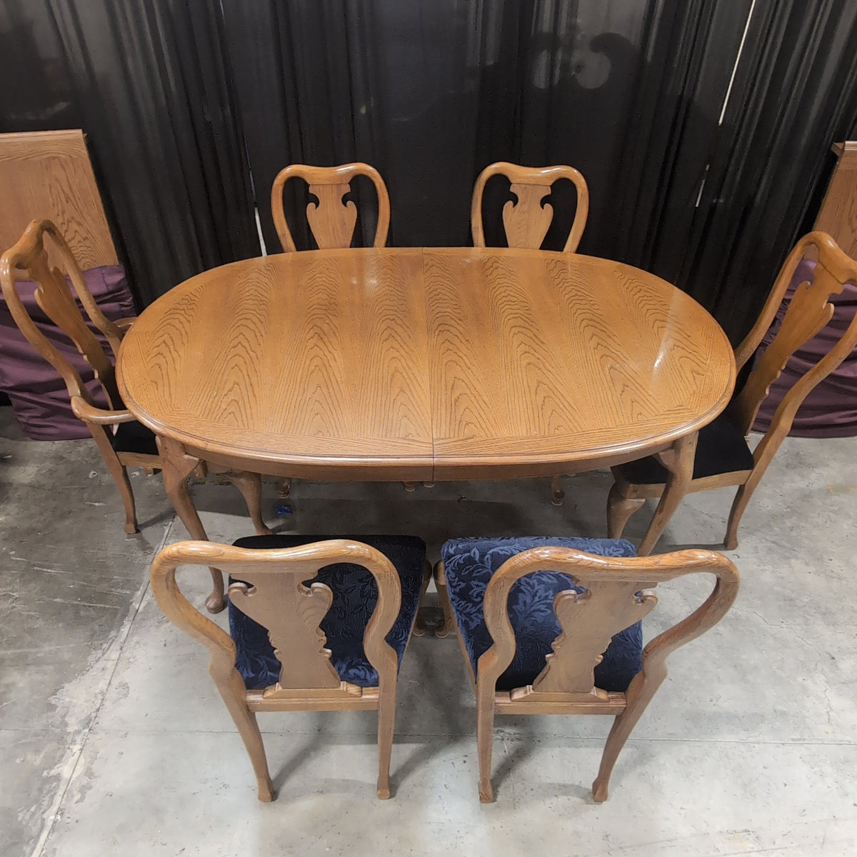 Traditional Oak Oval Dining Table with Six Chairs and Two Leaves