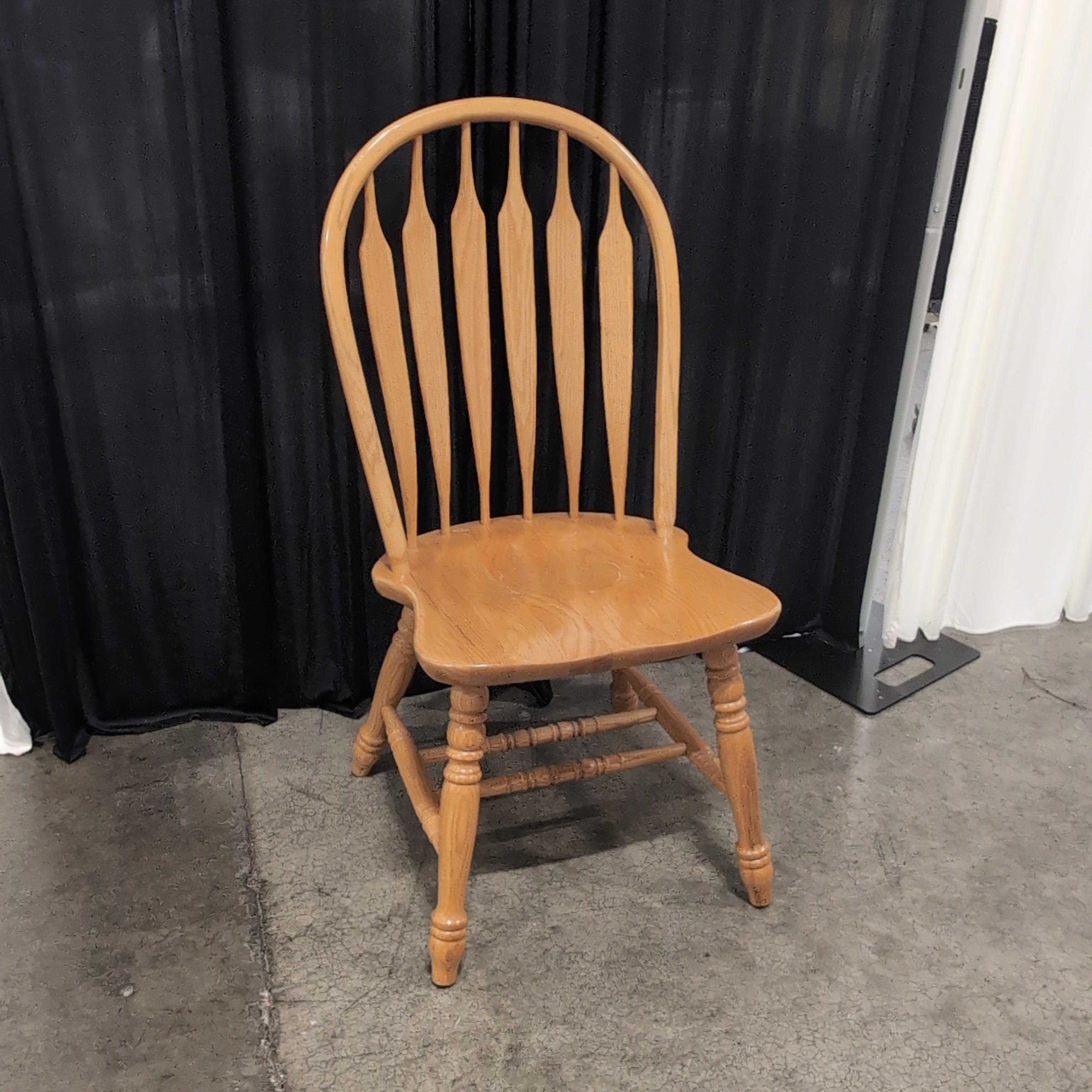 Light Wood Pedestal Dining Table with Four Windsor Chairs