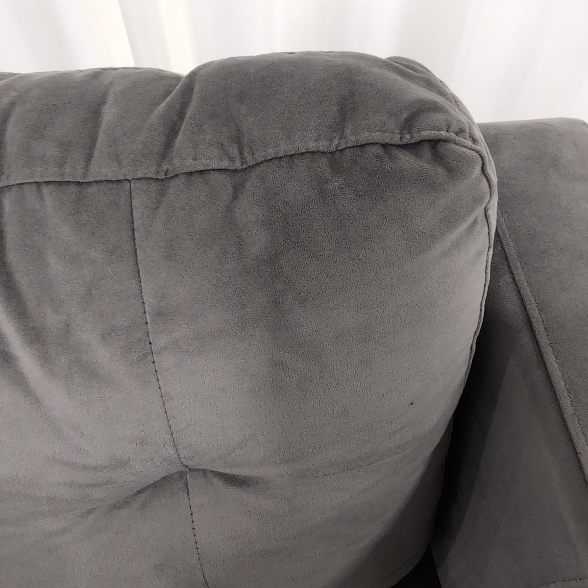 Tufted Grey Velvet Loveseat