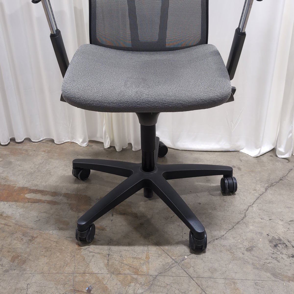 Gray Mesh Back Swivel Office Chair with Adjustable Arms