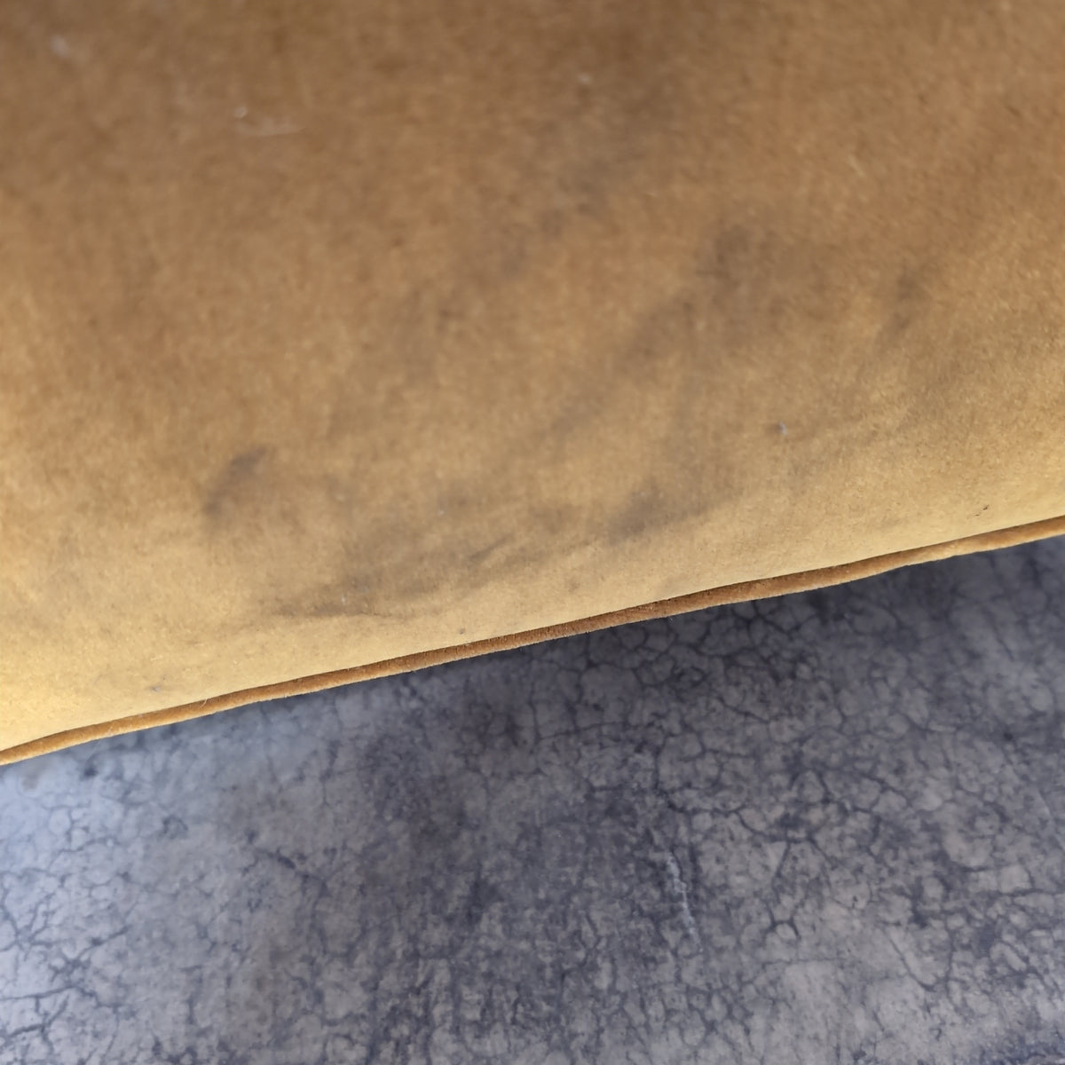 Retro Gold Velvet Tufted Chair