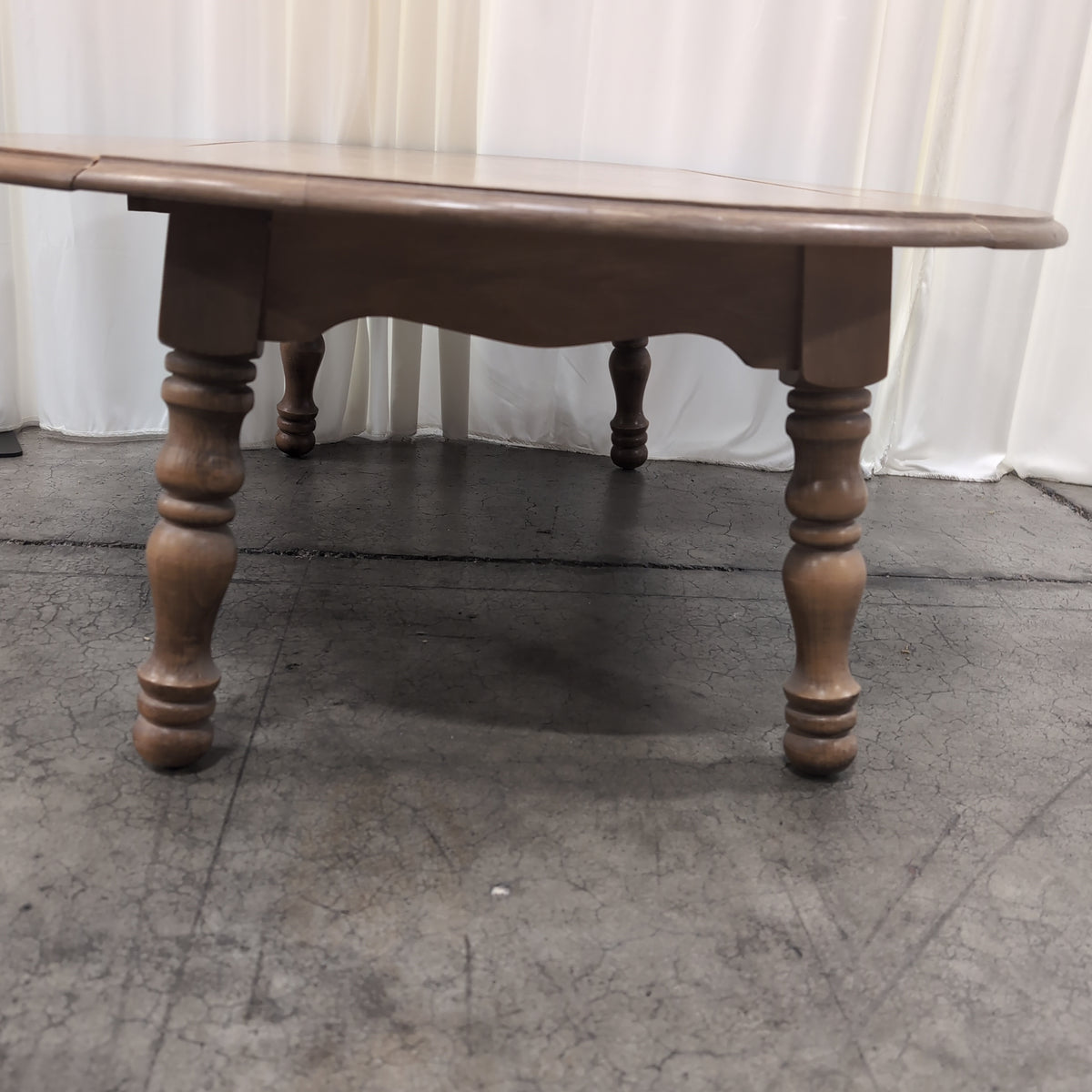 Light Wood Drop Leaf Coffee Table with Turned Legs