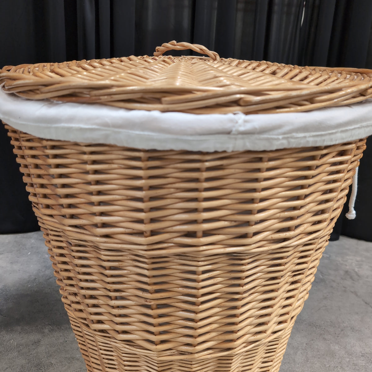 Round Woven Wicker Storage Basket in Natural Finish