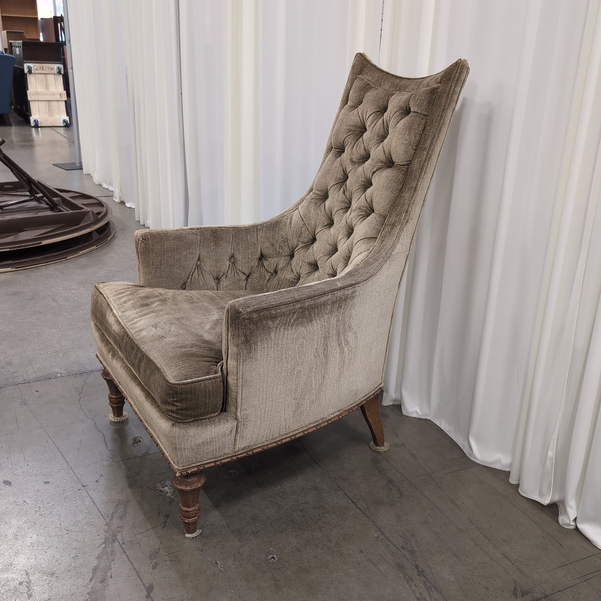 Olive Green Tufted Velvet Arm Chair