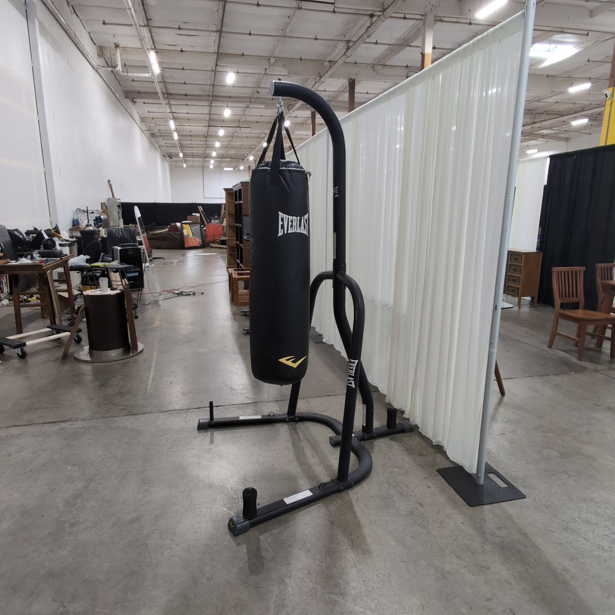Everlast Black Punching Bag with Freestanding Frame