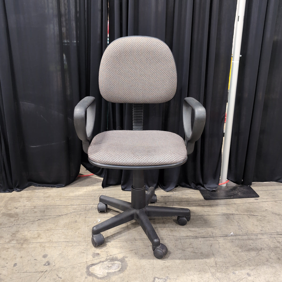 Rolling Grey Fabric Office Chair with Armrests