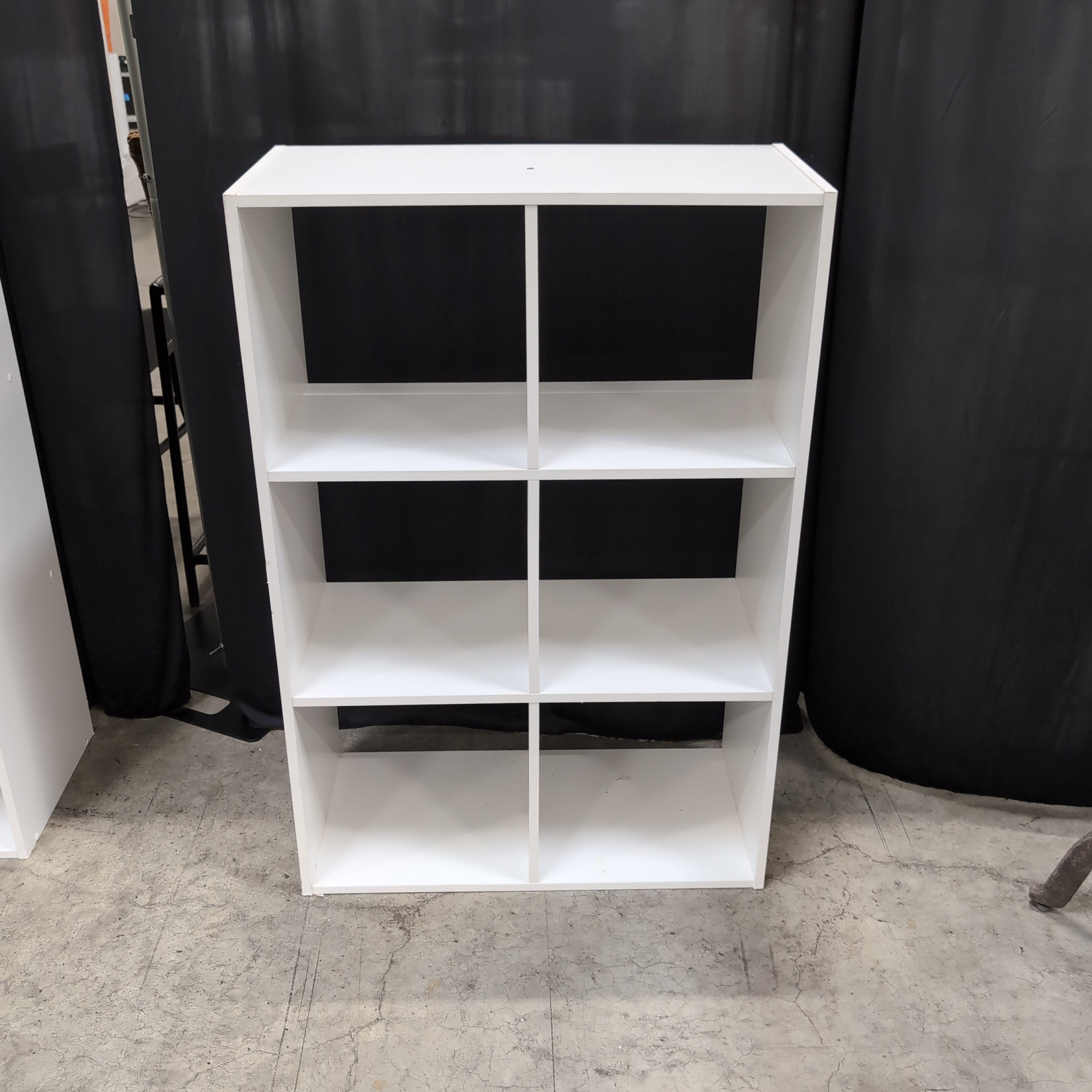 White Six-Cubic Bookcase with Open Shelves