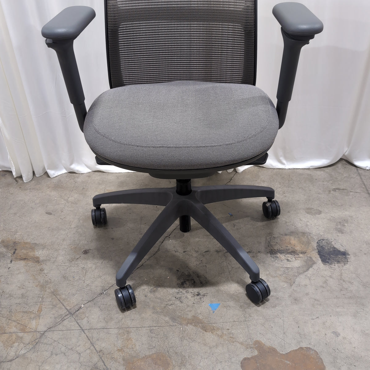 Gray Mesh Back Swivel Office Chair with Adjustable Arms