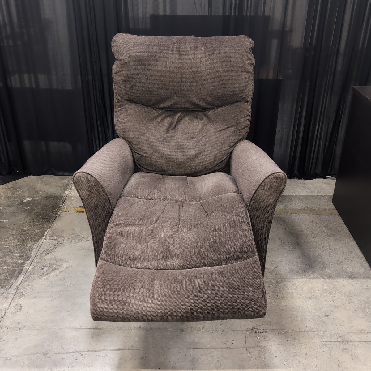 Plush Brown Fabric Recliner with Lever Mechanism