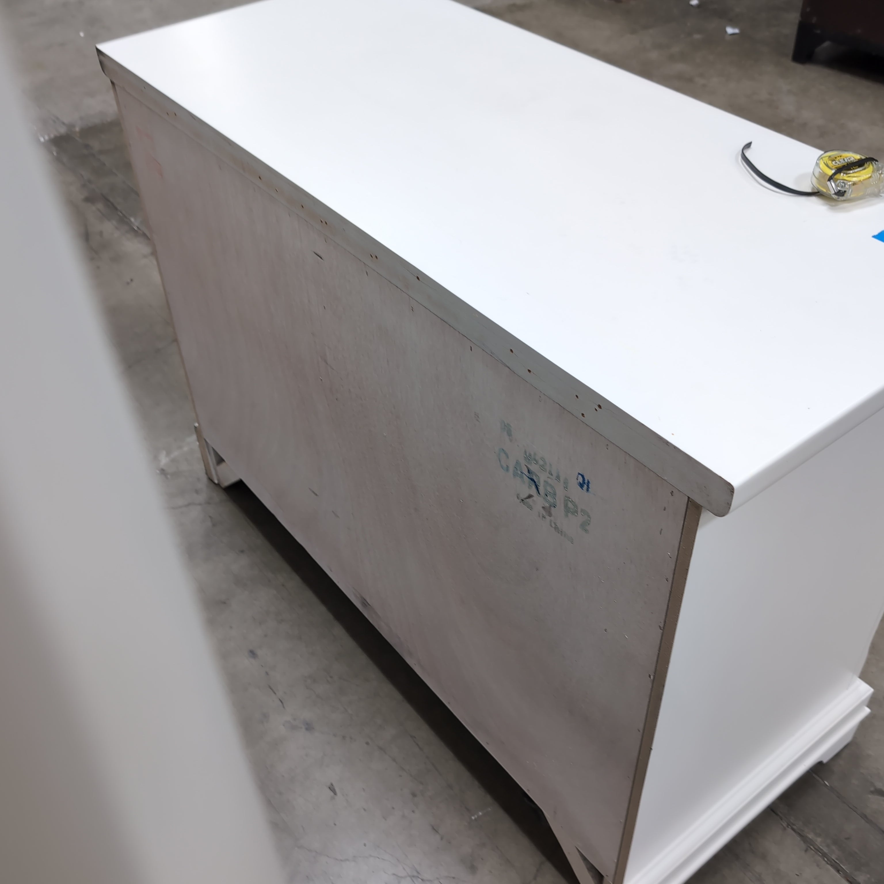 Classic White Six-Drawer Transitional Dresser