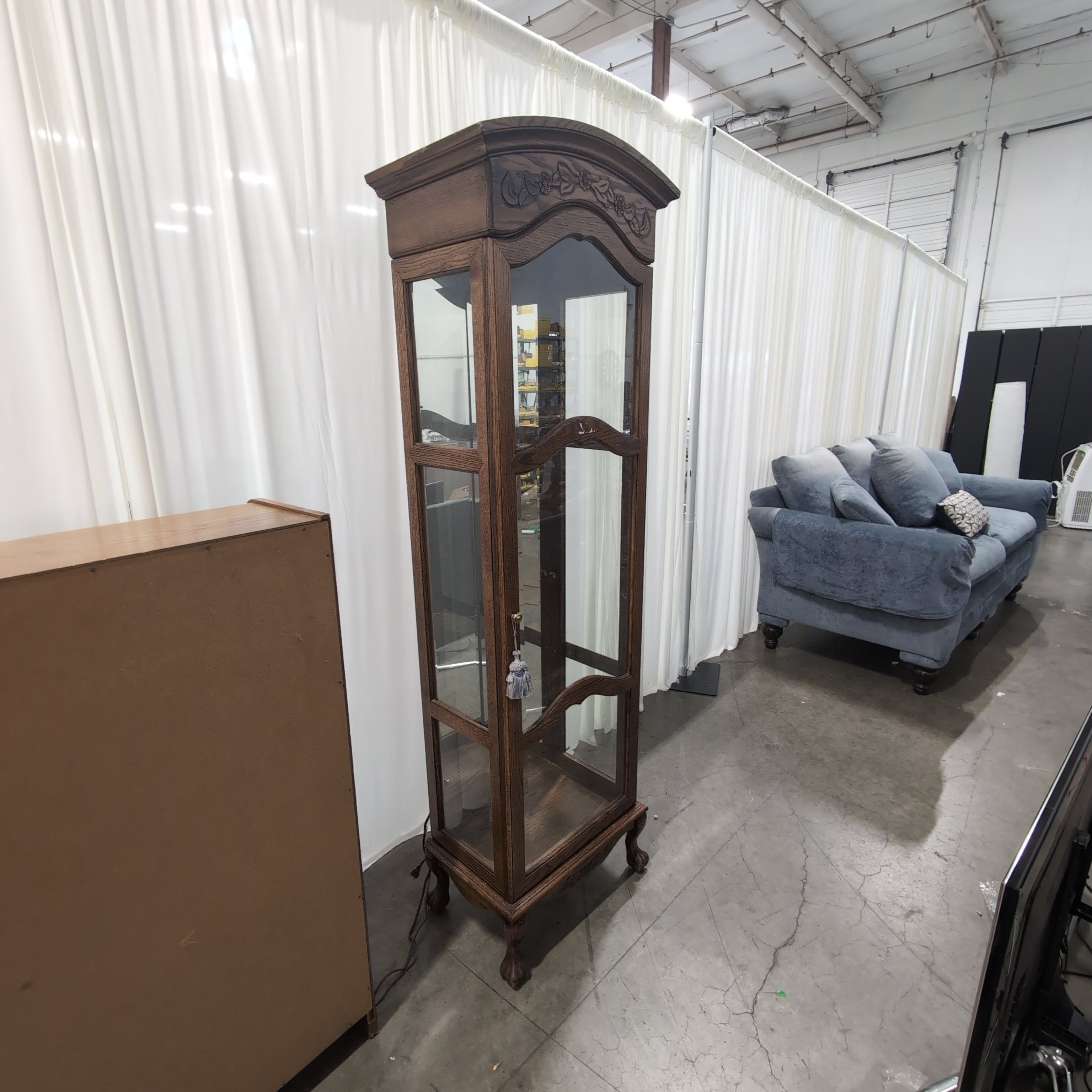 Traditional Oak Wood China Cabinet with Carved Details