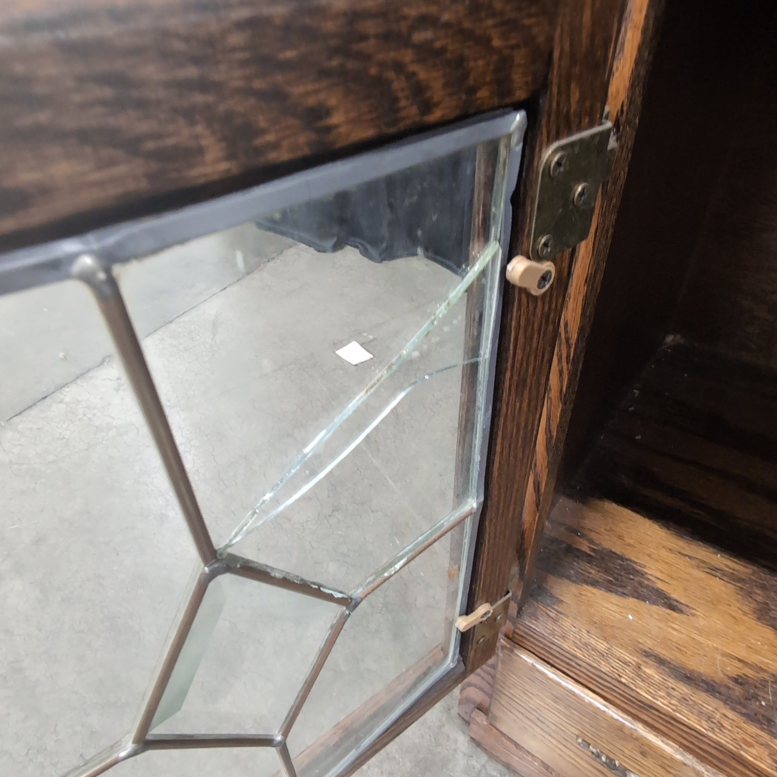 Stained Oak Wood TV Stand with Leaded Glass Doors