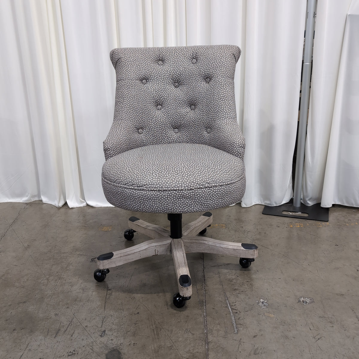 Grey and White Patterned Tufted Office Chair