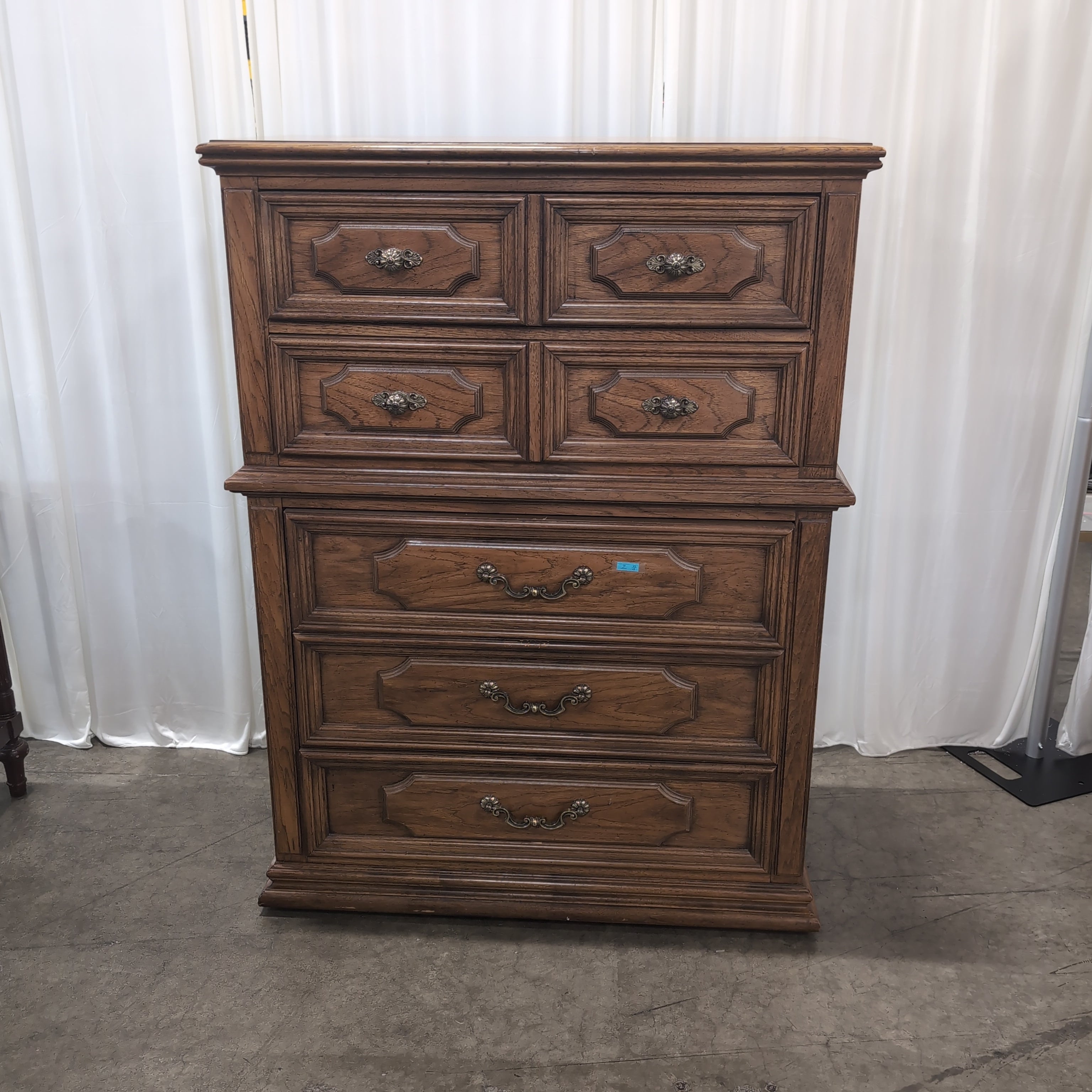 Traditional Honey Wood Seven-Drawer Dresser