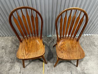 Amish Style Solid Oak Spindle Bow Back Windsor Chairs (pair)