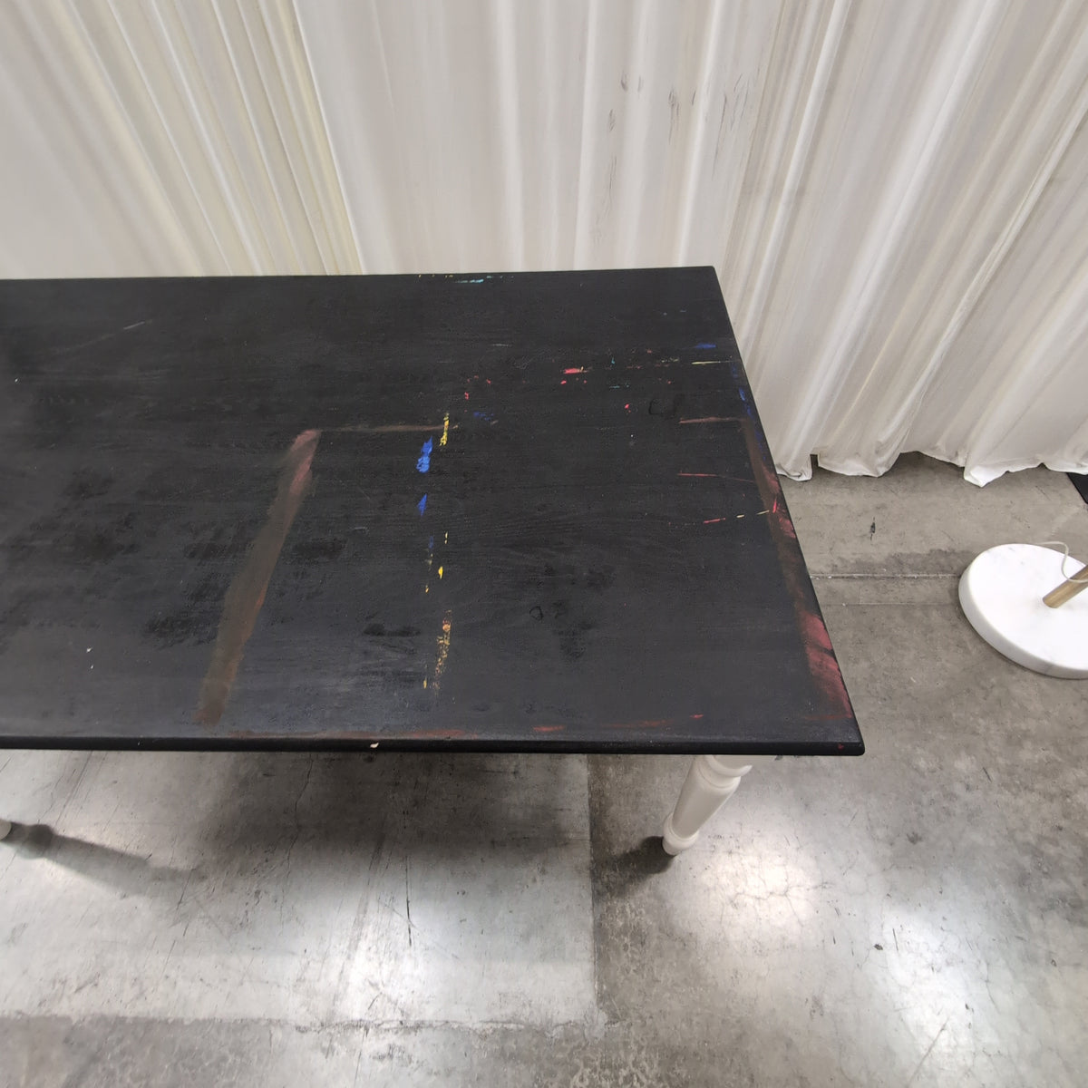 Farmhouse Style Dining Table with Turned White Legs