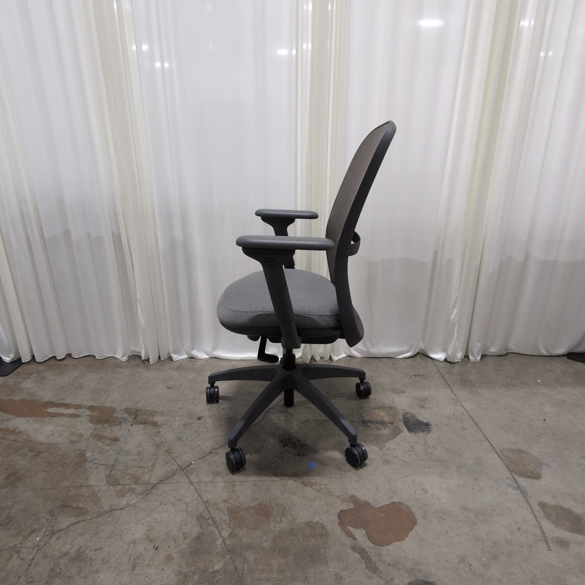 Gray Mesh Back Swivel Office Chair with Adjustable Arms