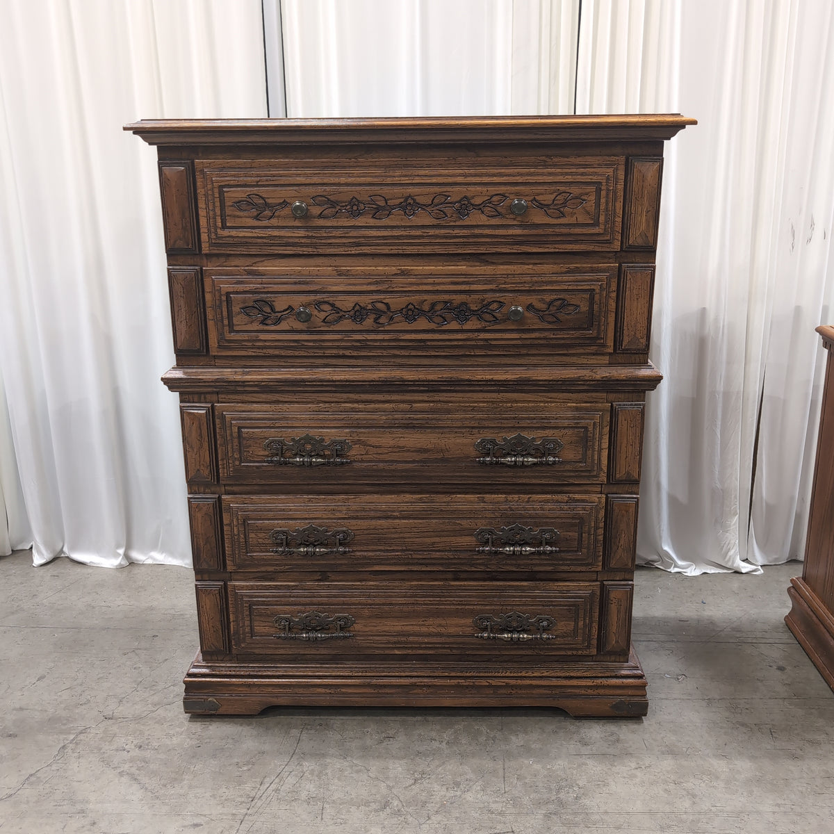 Traditional Brown Wood Five-Drawer Dresser with Ornate Hardware