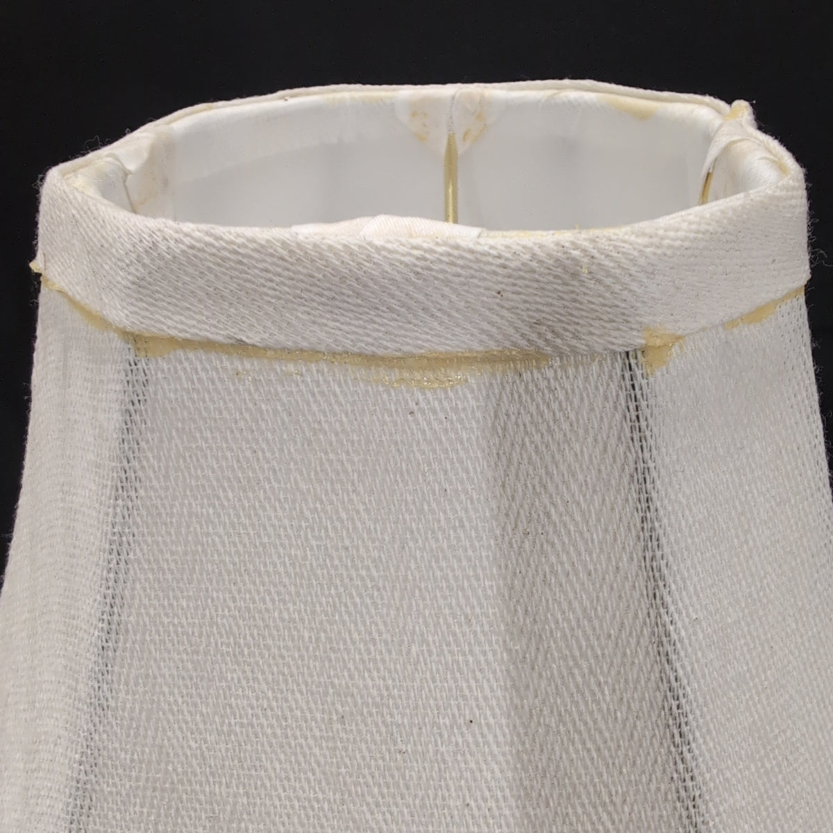 Black Metal Ribbed Glass Table Lamp