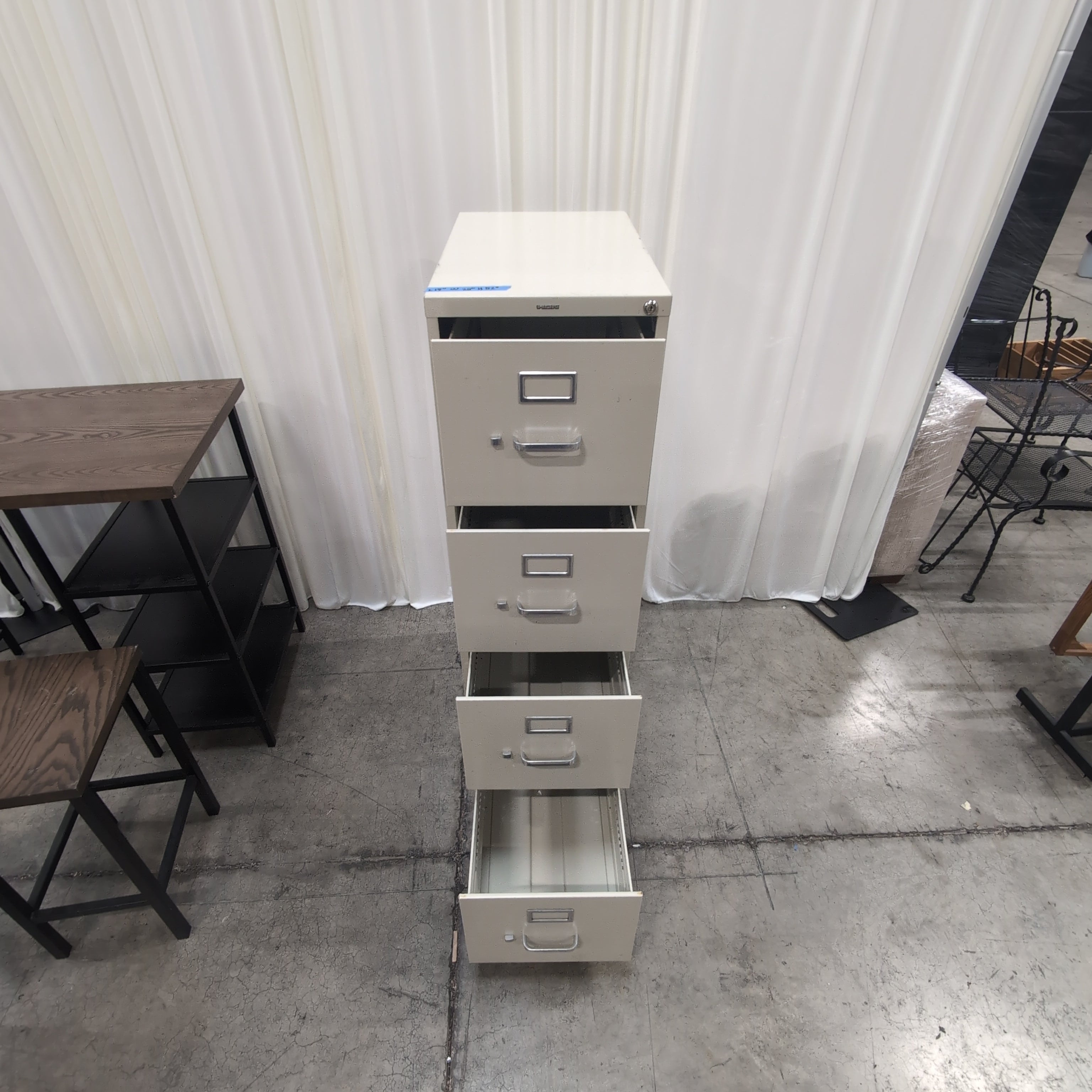 HON Grey Four-Drawer Filing Cabinet in Metal