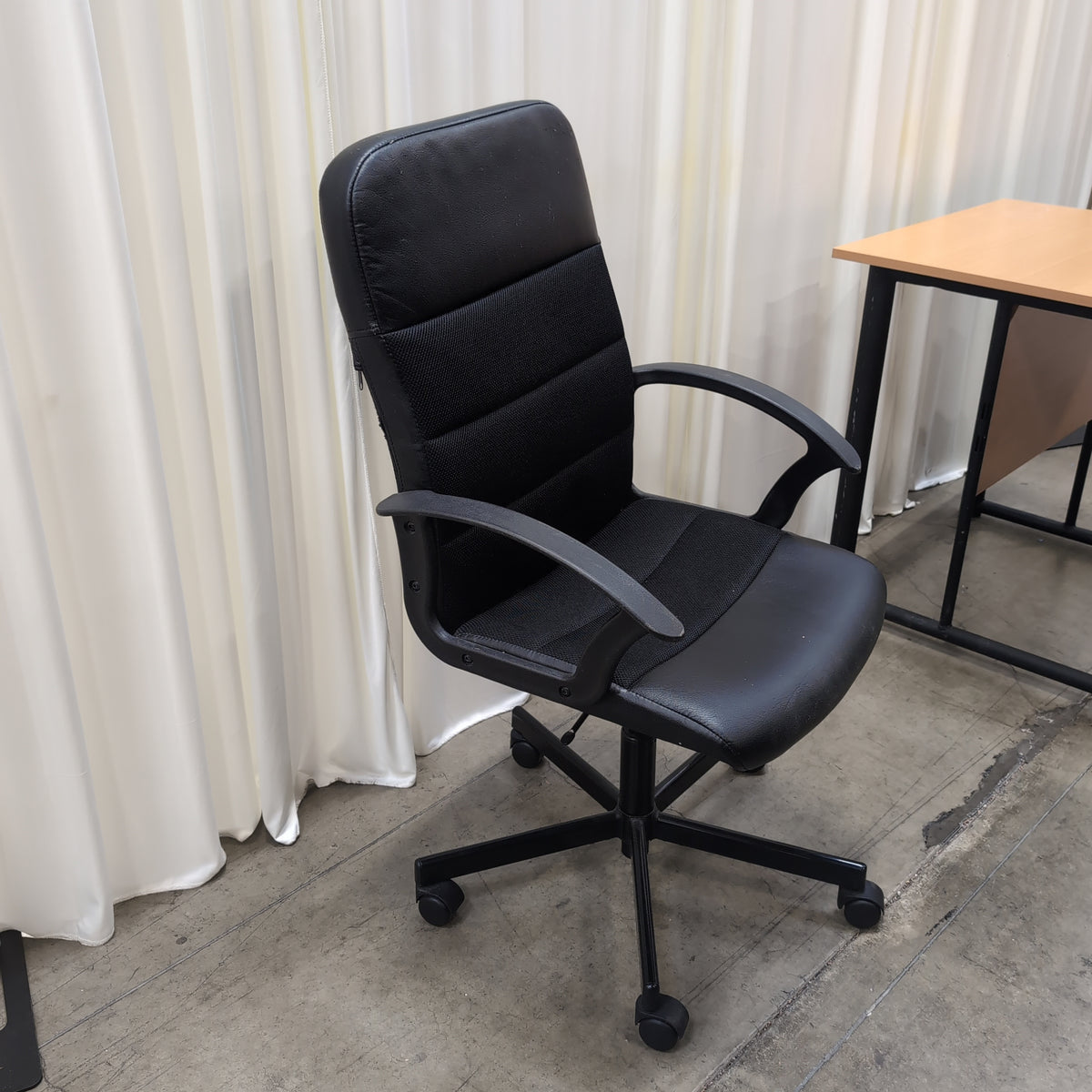 Black Faux Leather and Mesh Office Chair