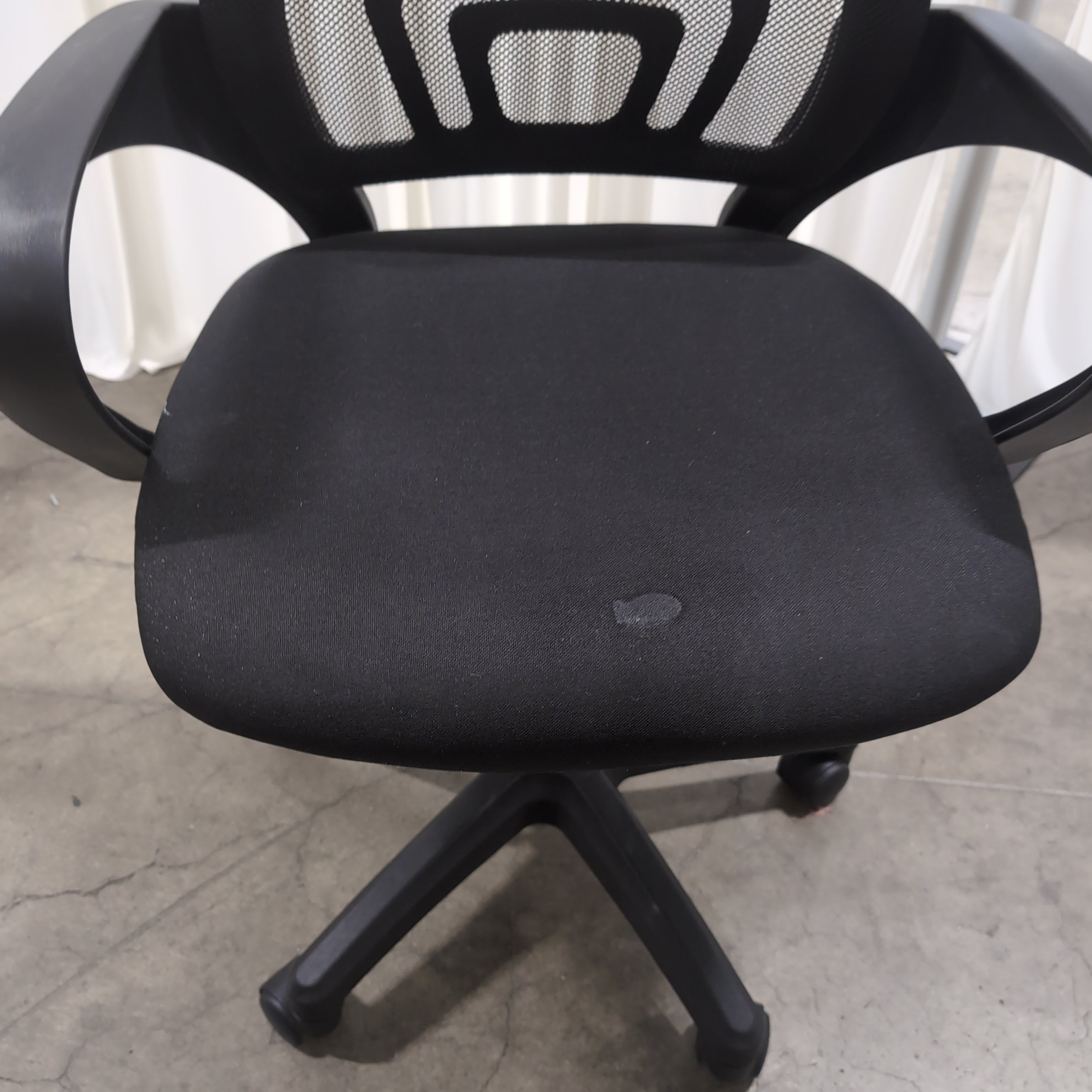 Black Mesh Back Office Chair with Casters