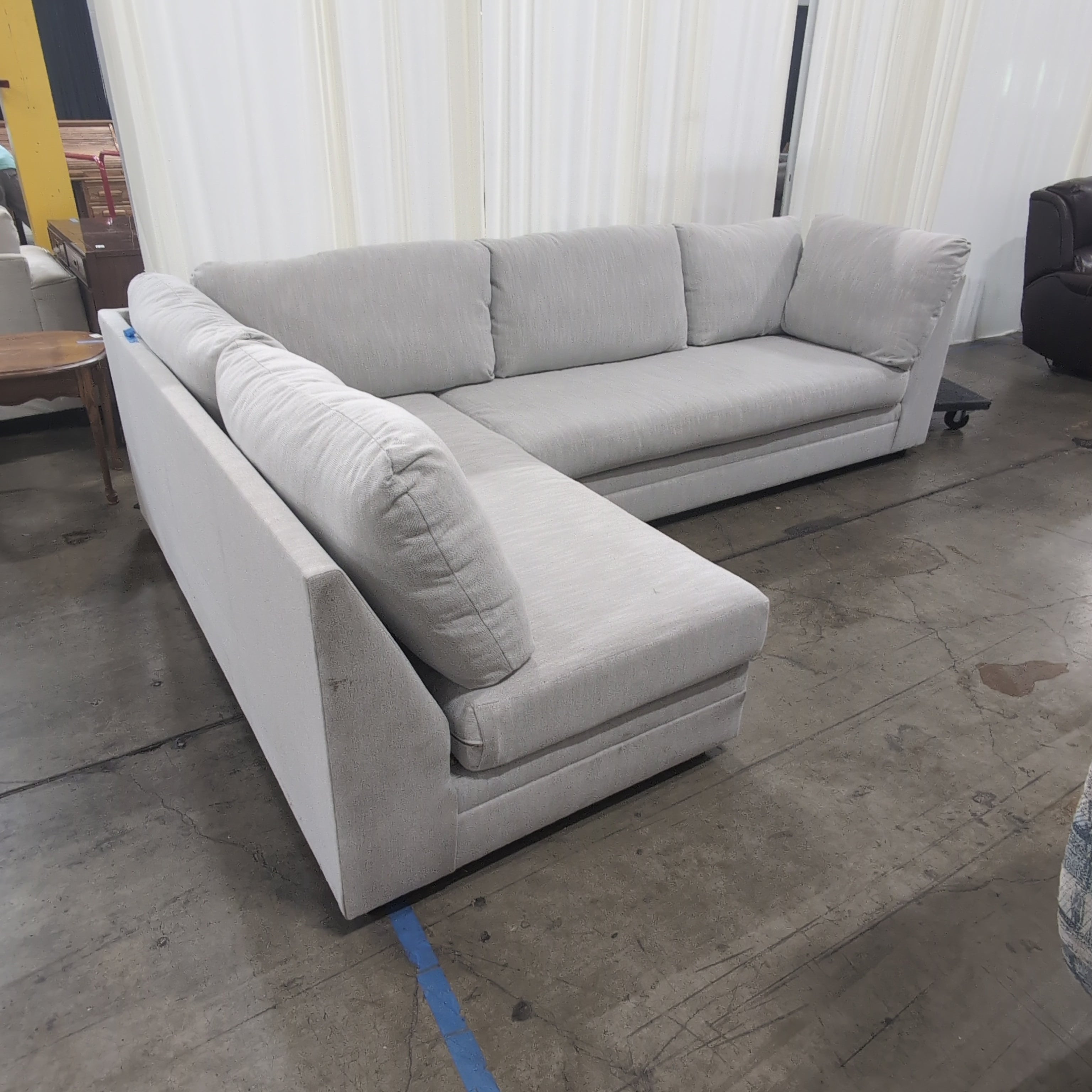 Light Grey Contemporary Sectional Couch in Upholstered Fabric