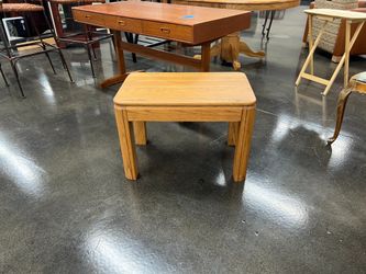 Small Oak Side Table – Rectangular