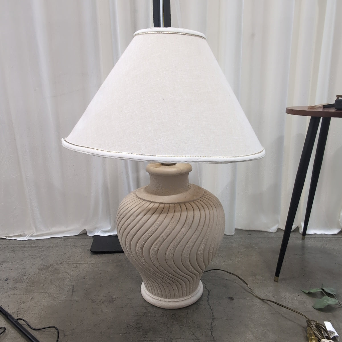 Cream Swirl Textured Table Lamp