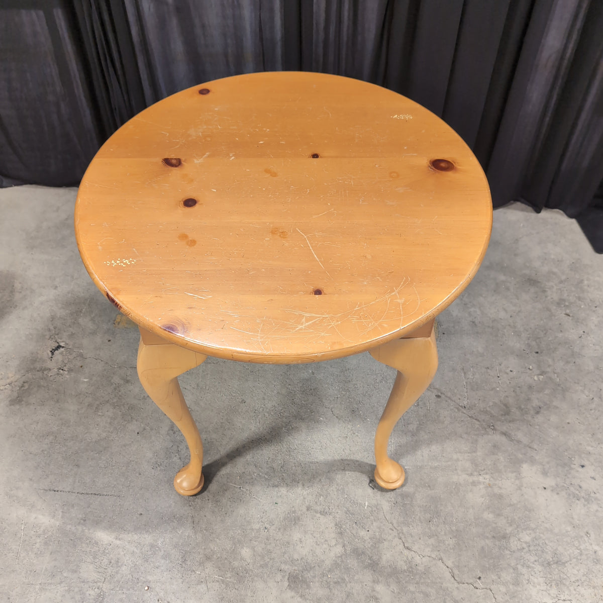 Light Wood Round End Table with Cabriole Legs