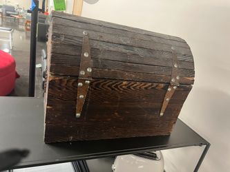 Rustic Pirate Treasure Chest Trunk