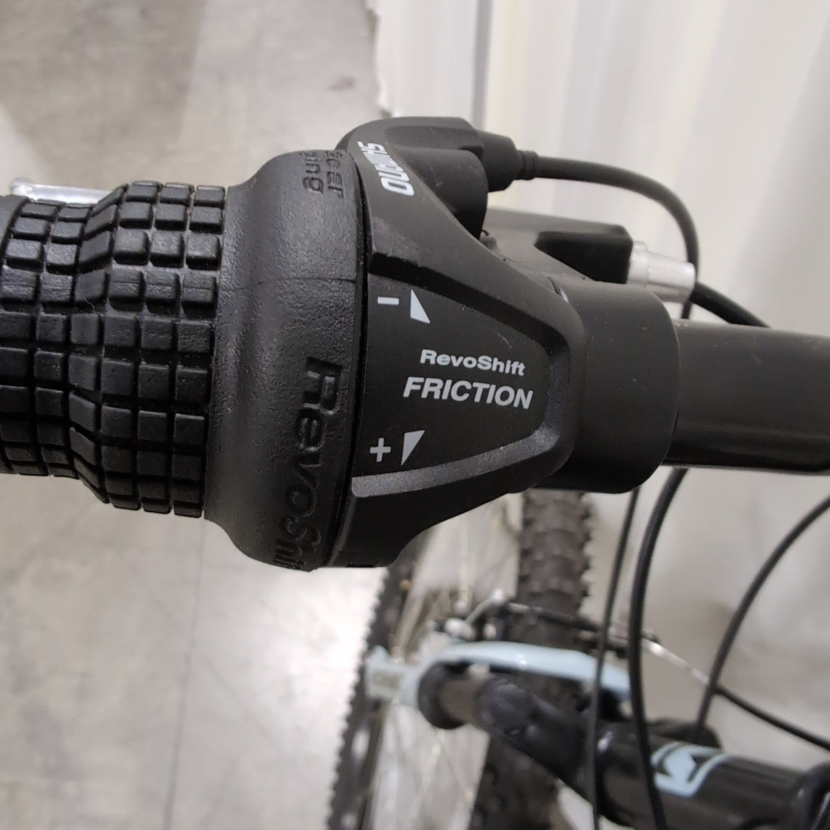 Black Nishiki Pueblo Mountain Bicycle with Front Suspension