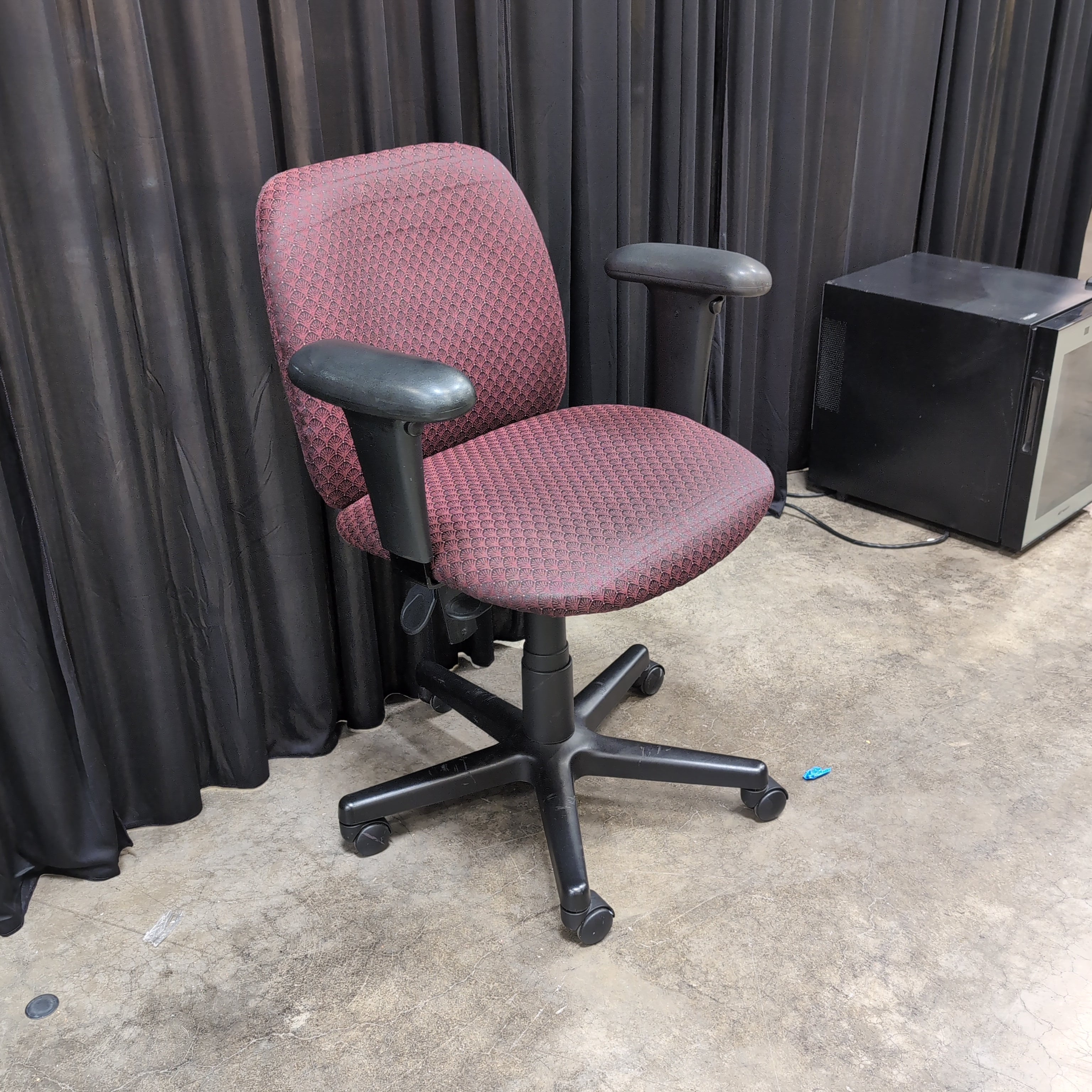 Burgundy Patterned Fabric Swivel Office Chair