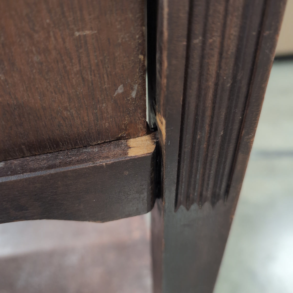 Dark Wood Scalloped Top Nightstand with Drawer