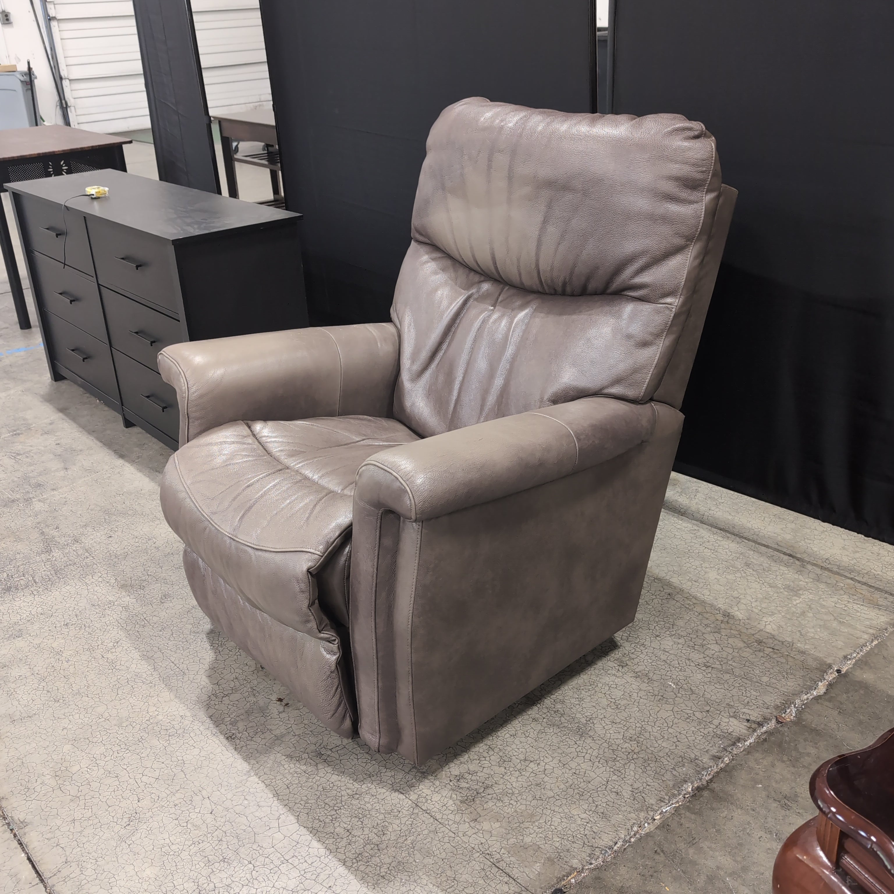 La-Z-Boy Taupe Recliner in Leather