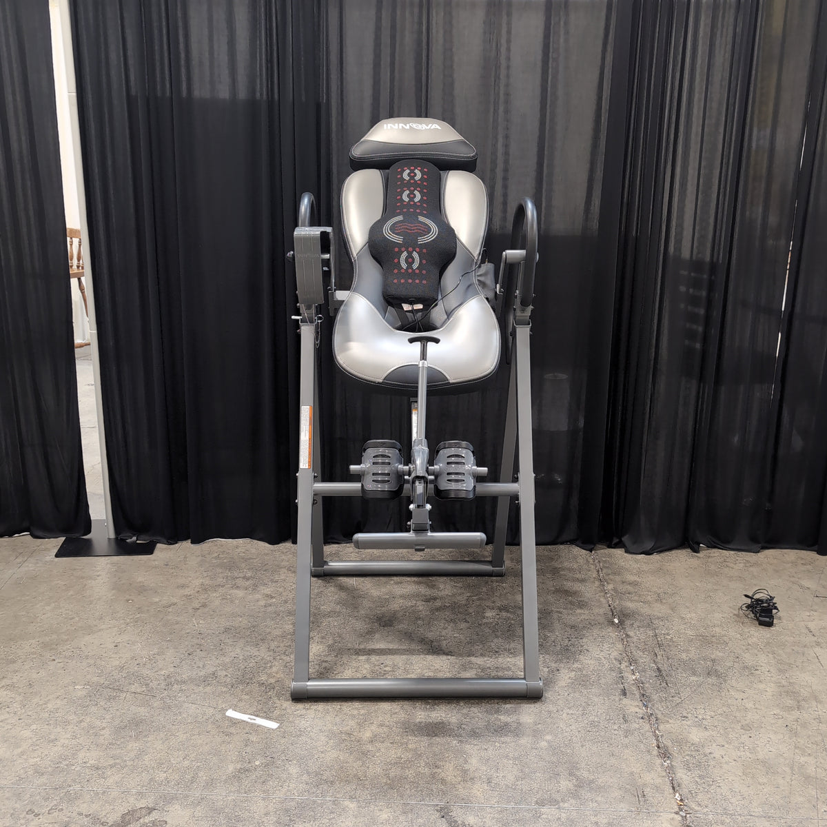 INNOVA Grey and Black Workout Machine with Padded Seat