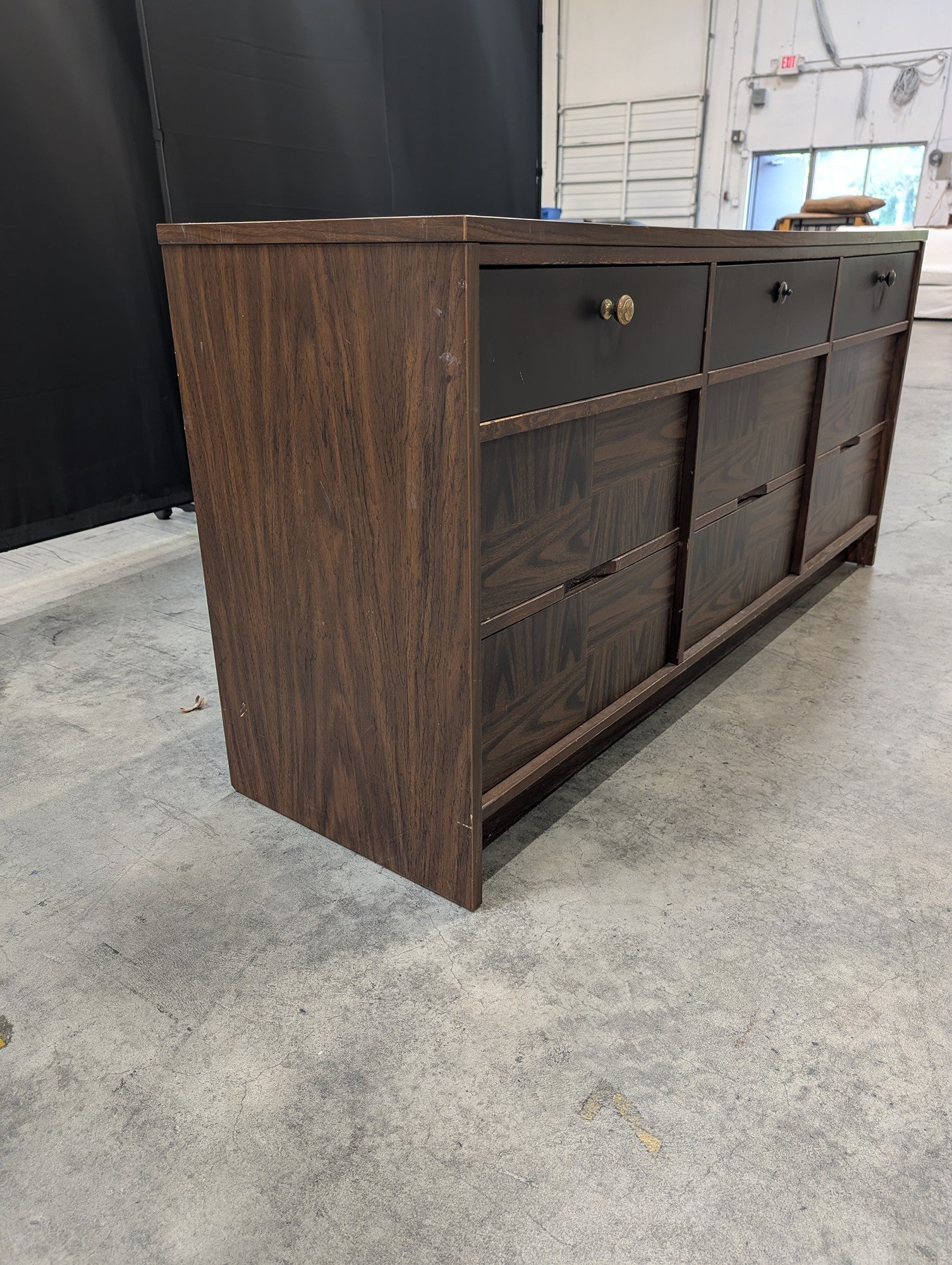 Geometric Pattern Dark Wood Dresser with Mirror