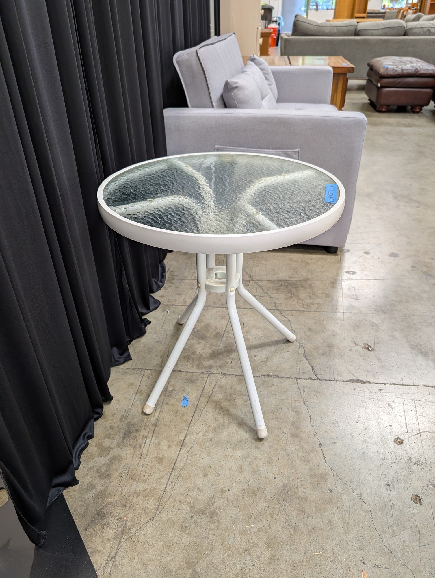 White Metal Frame Round End Table with Glass Top