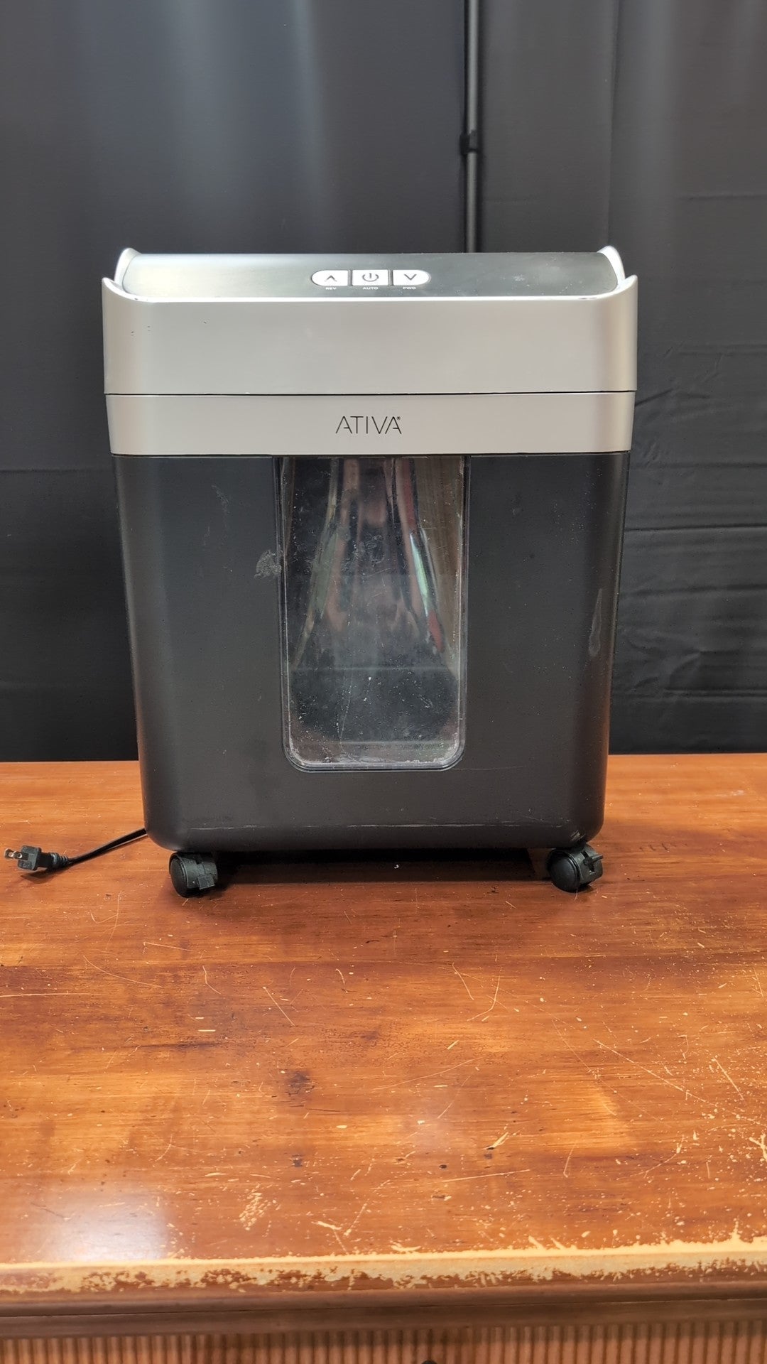 ATIVA Black and Silver Rolling Paper Shredder