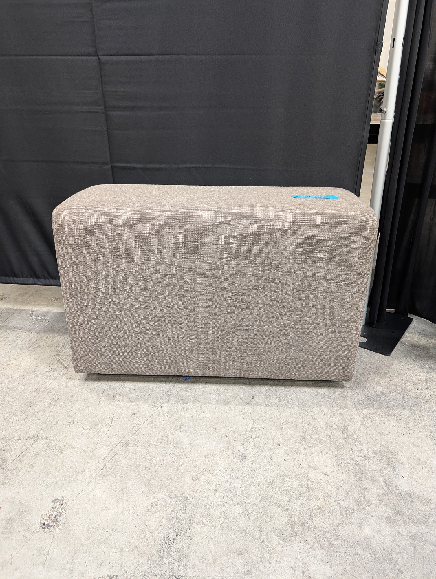 KEILHAUER Rectangular Ottoman in Light Brown Fabric