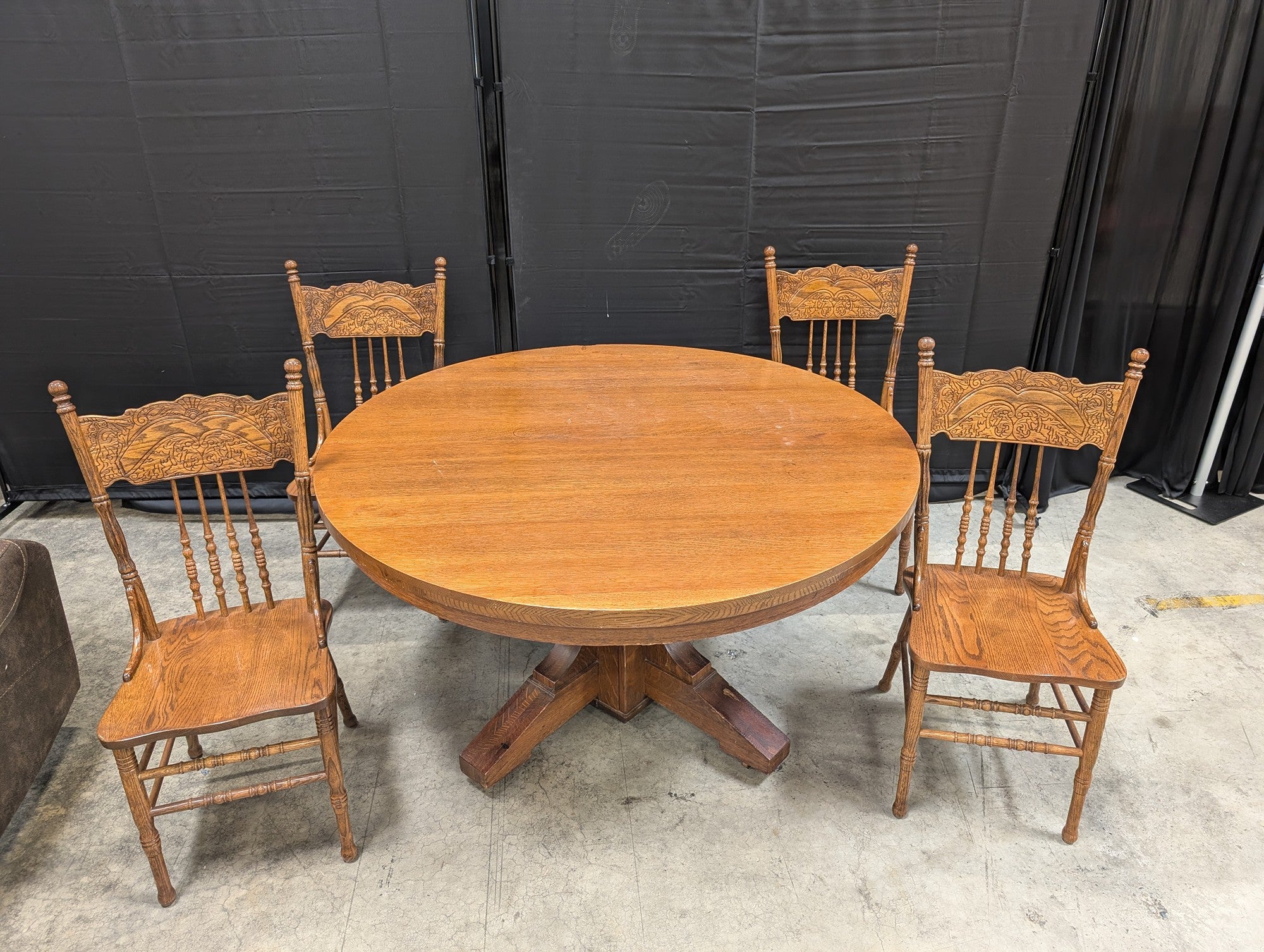 Traditional Carved Wood Pedestal Dining Table with Chairs